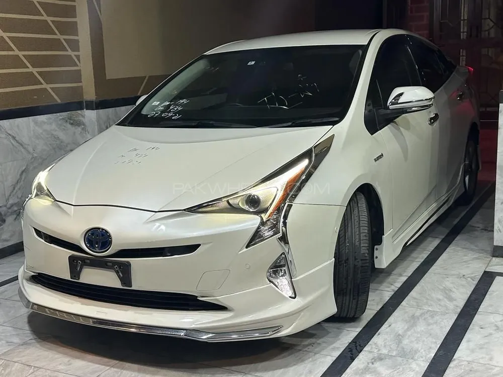 Toyota Prius 2018 for Sale in Daska Image-1