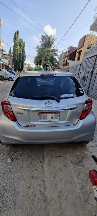 Toyota Vitz 2015 for Sale in Karachi Image-1