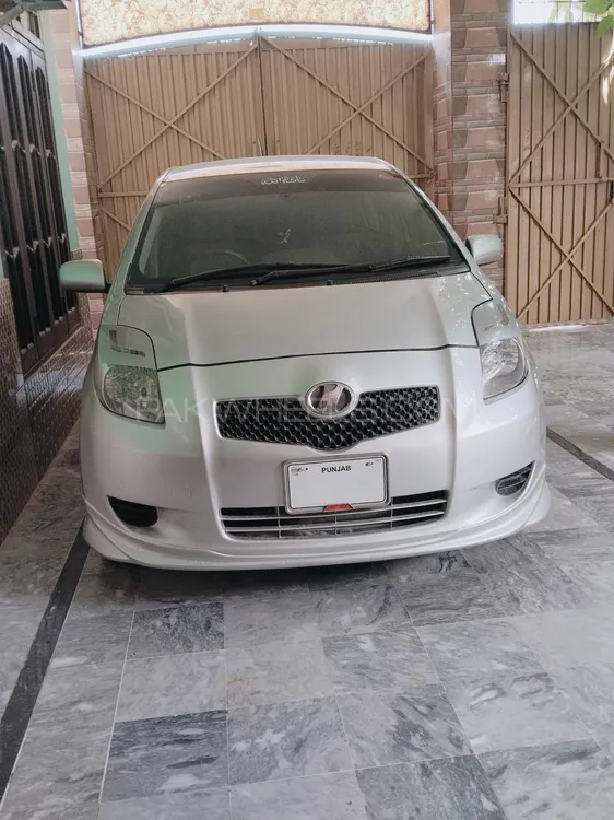 Toyota Vitz 2007 for Sale in Dera ismail khan Image-1