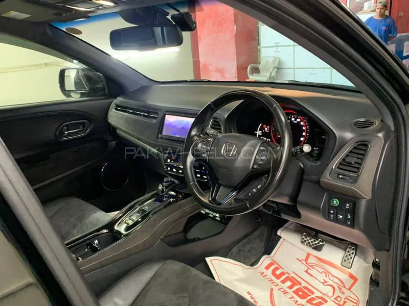 Honda Vezel 2017 for Sale in Karachi Image-1
