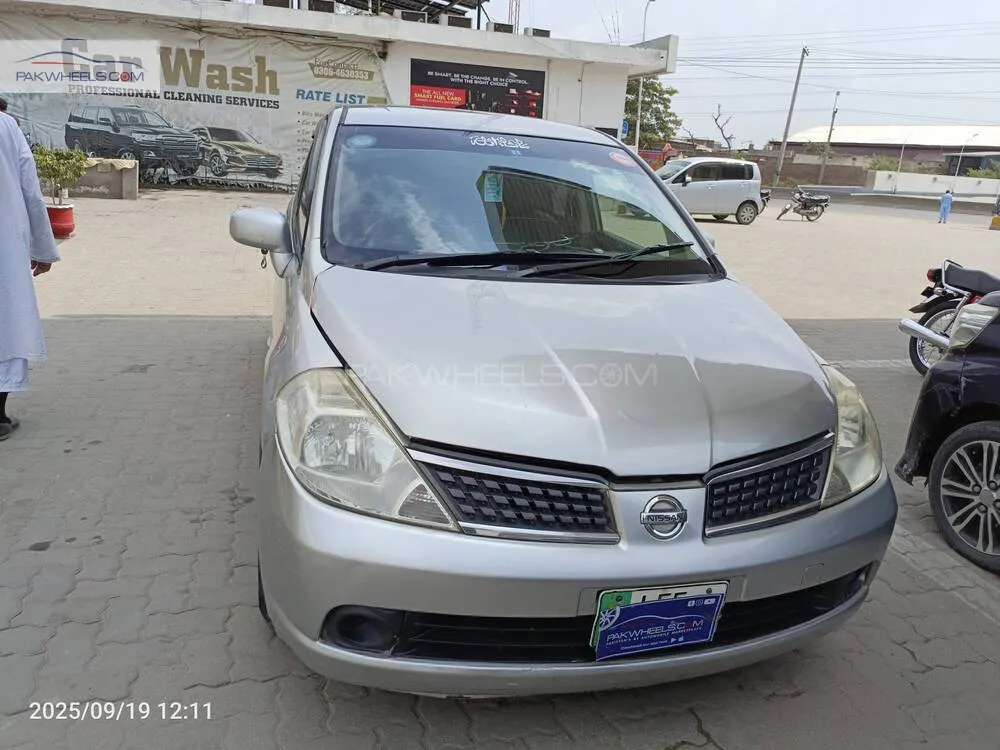 Nissan Tiida 2007 for Sale in Gujranwala Image-1