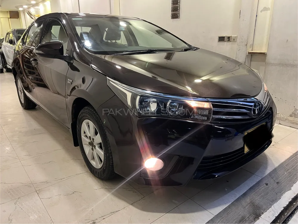 Toyota Corolla 2017 for Sale in Karachi Image-1