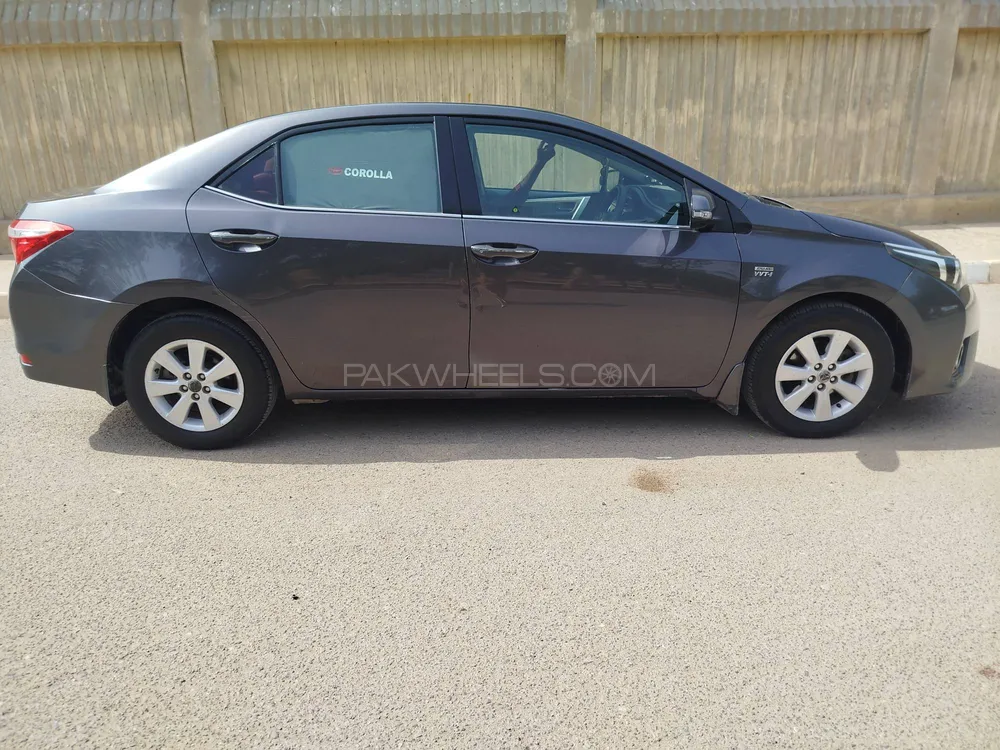 Toyota Corolla 2017 for Sale in Karachi Image-1