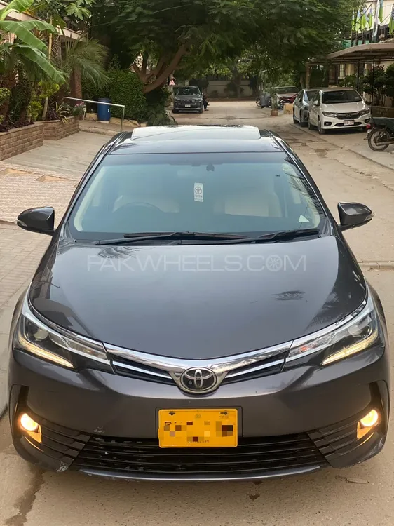Toyota Corolla 2018 for Sale in Karachi Image-1