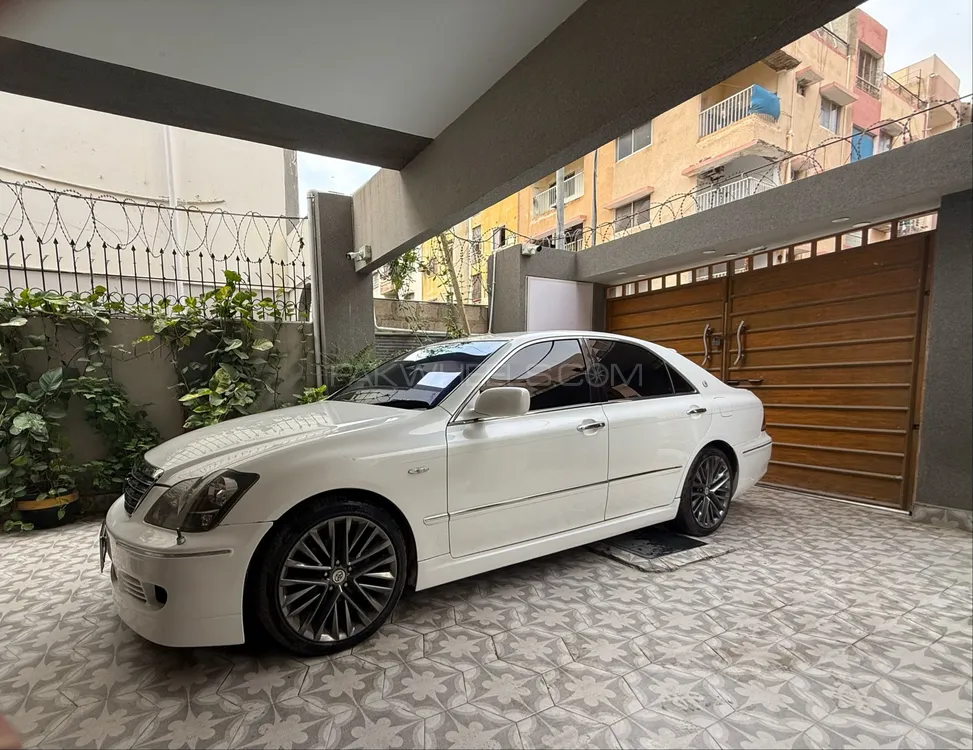 Toyota Crown 2005 for Sale in Karachi Image-1