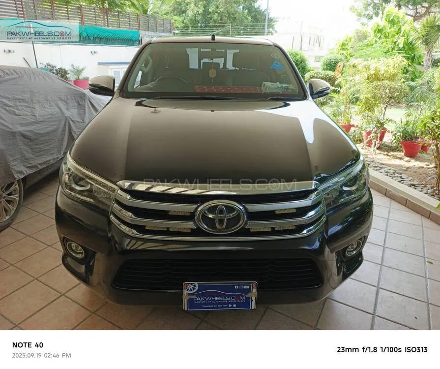 Toyota Hilux 2021 for Sale in Karachi Image-1