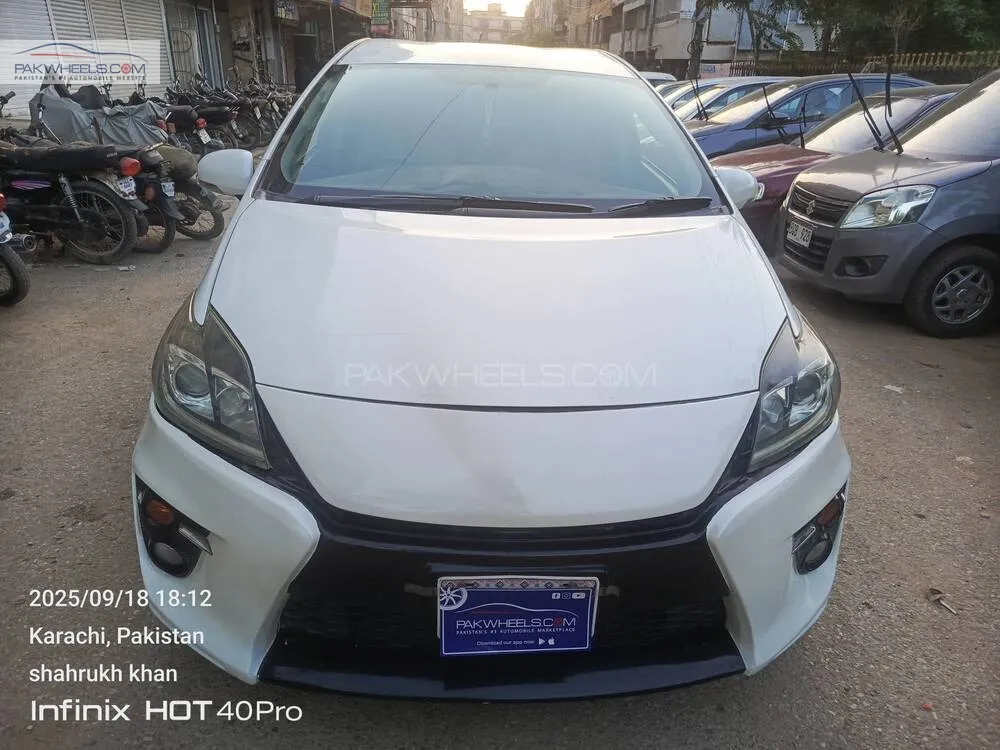 Toyota Prius 2014 for Sale in Karachi Image-1