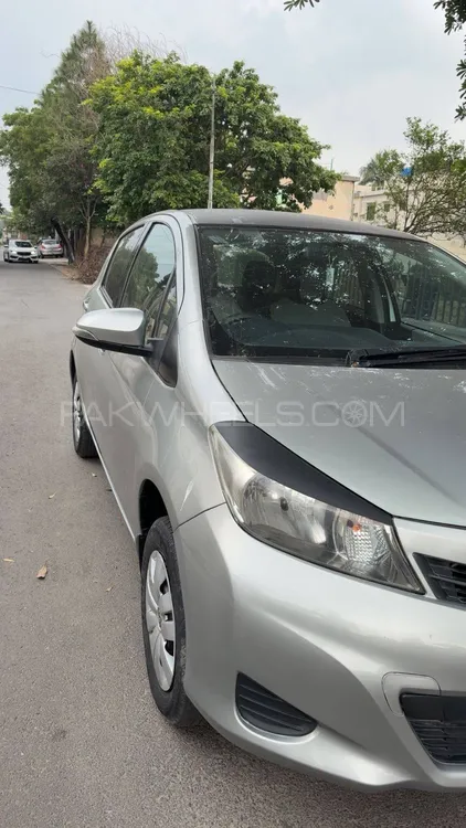 Toyota Vitz 2011 for Sale in Sialkot Image-1