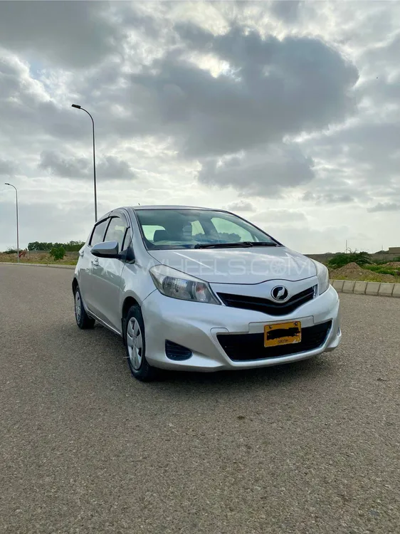 Toyota Vitz 2014 for Sale in Karachi Image-1