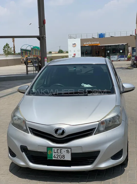 Toyota Vitz 2016 for Sale in Multan Image-1