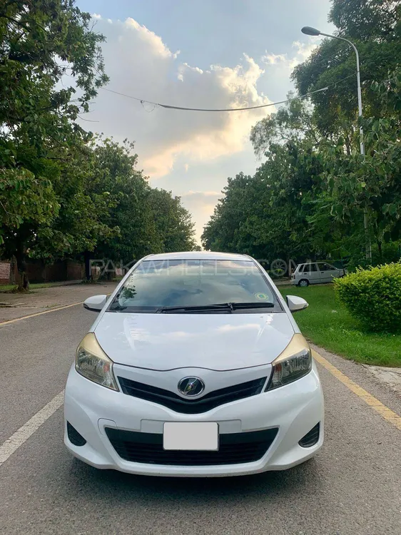 Toyota Vitz 2012 for Sale in Islamabad Image-1