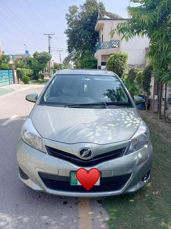 Toyota Vitz 2016 for Sale in Lahore Image-1