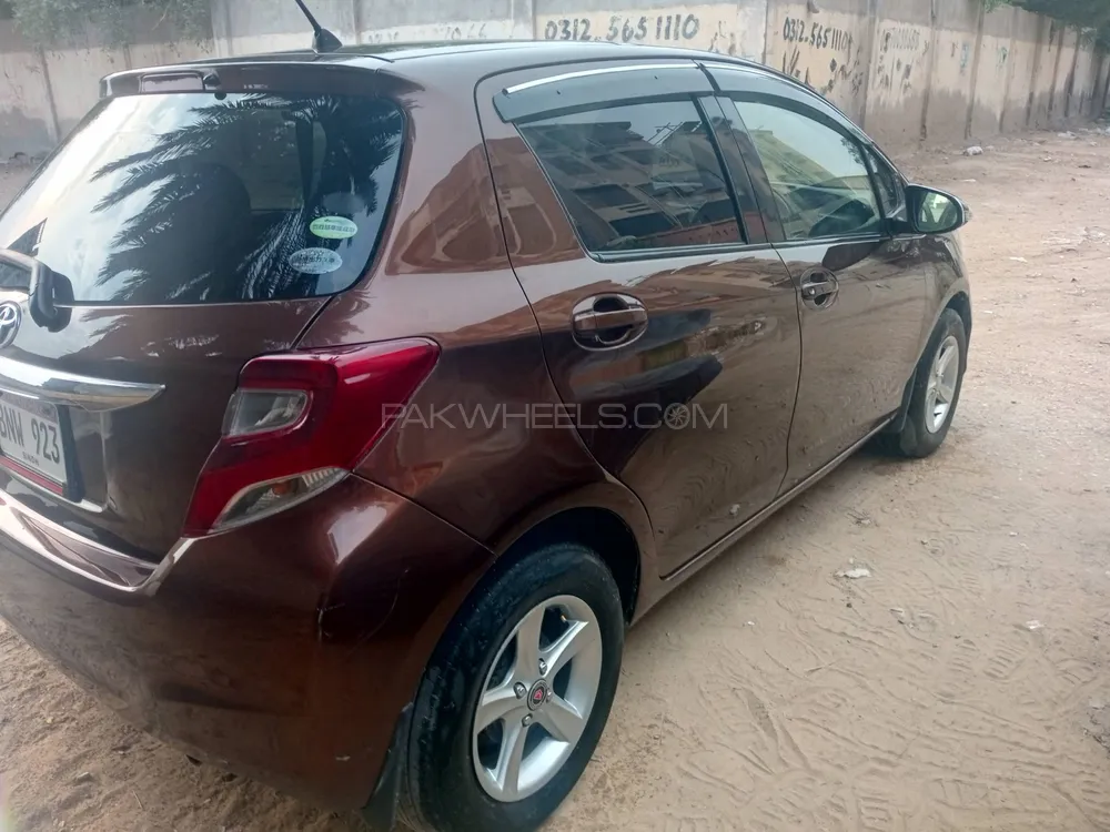 Toyota Vitz 2014 for Sale in Karachi Image-1