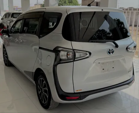Toyota Sienta X 2018