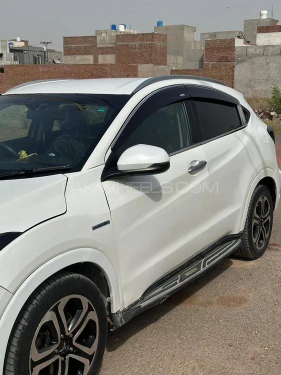 Honda Vezel 2014 for Sale in Faisalabad Image-1