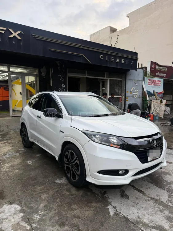 Honda Vezel 2016 for Sale in Islamabad Image-1