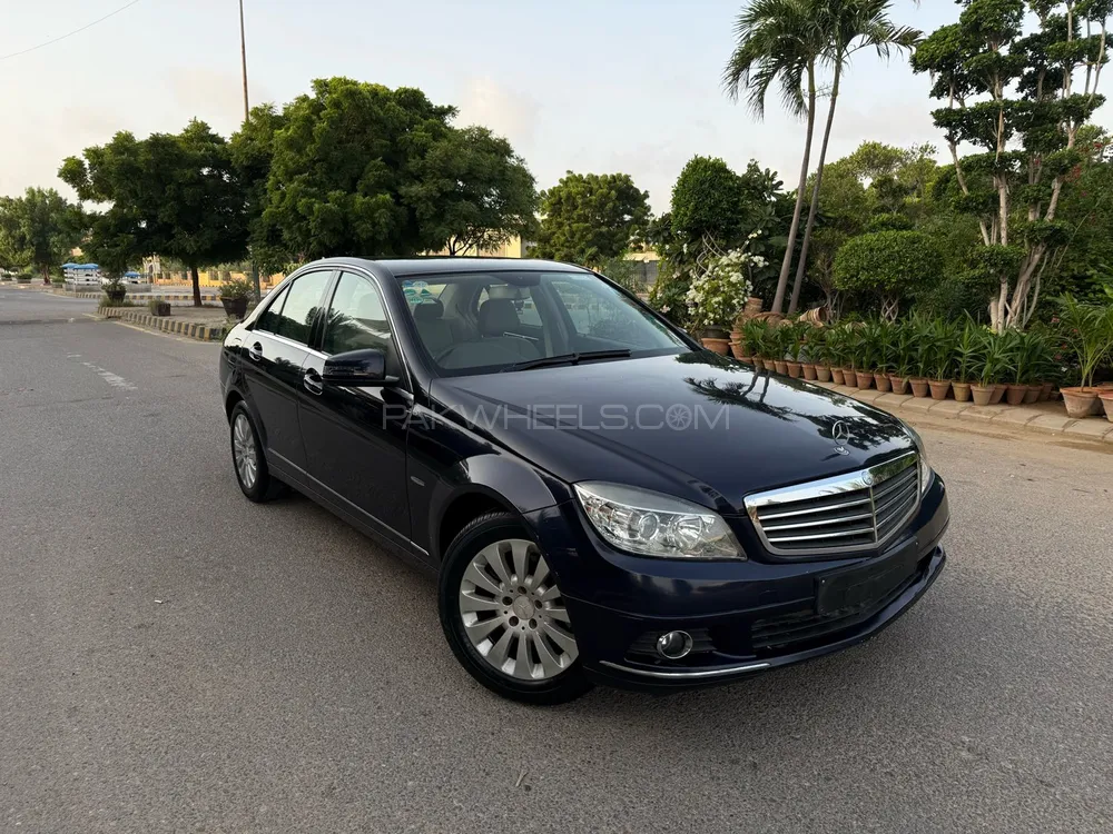 Mercedes Benz C Class 2009 for Sale in Karachi Image-1