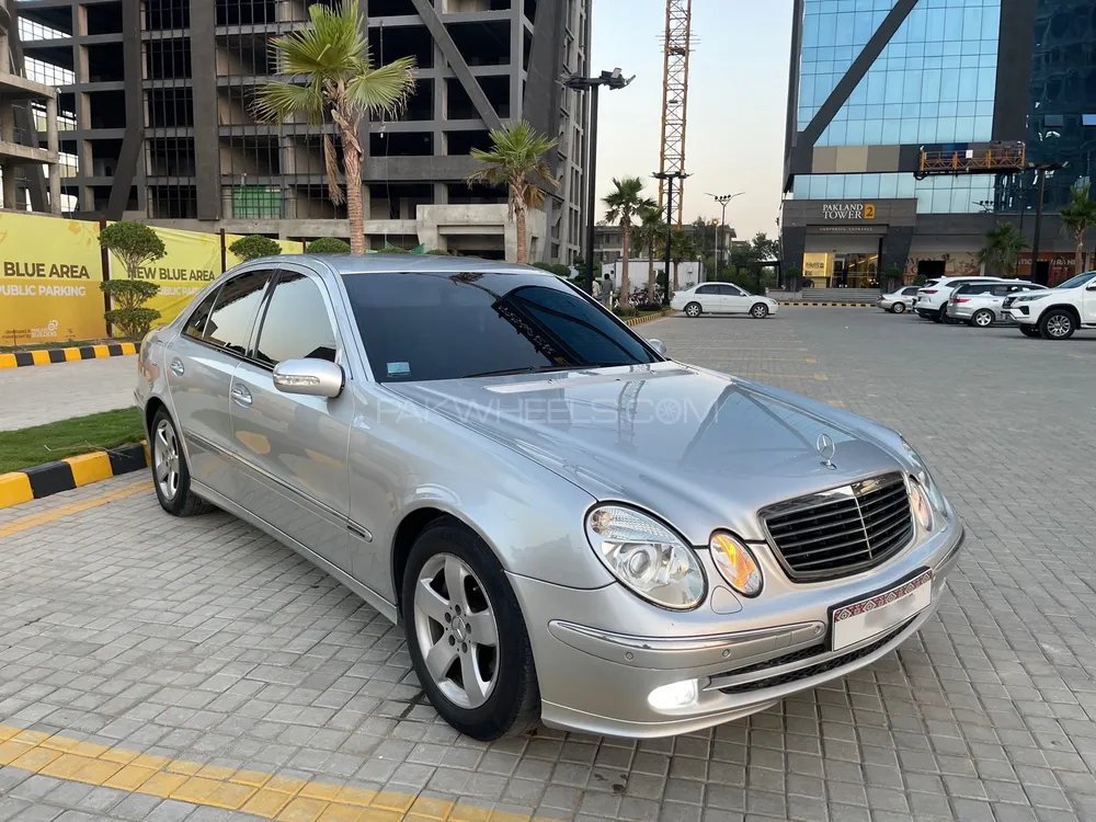 Mercedes Benz E Class 2005 for Sale in Islamabad Image-1