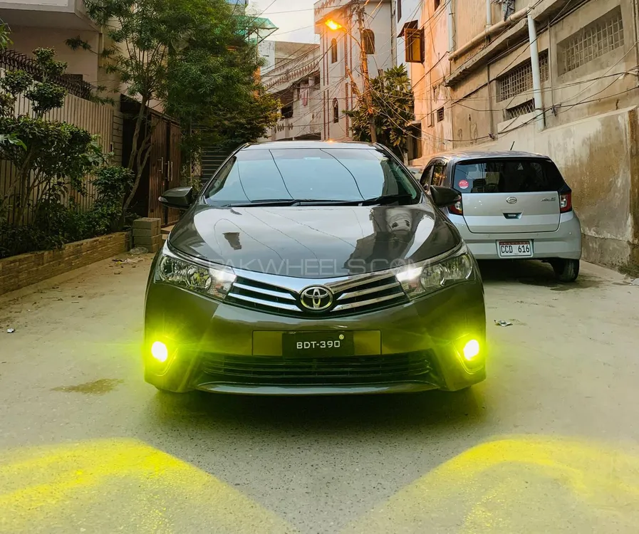 Toyota Corolla 2015 for Sale in Karachi Image-1