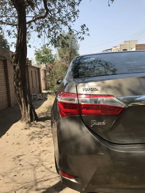 Toyota Corolla 2015 for Sale in Okara Image-1