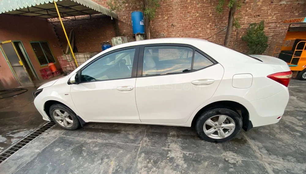 Toyota Corolla 2016 for Sale in Faisalabad Image-1