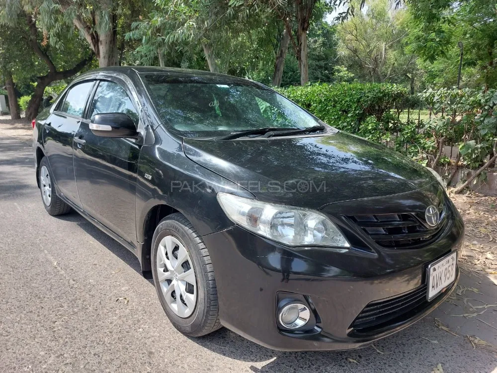 Toyota Corolla 2013 for Sale in Lahore Image-1