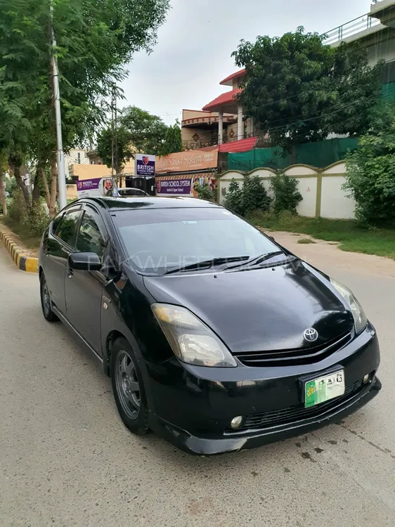 Toyota Prius 2007 for Sale in Lahore Image-1
