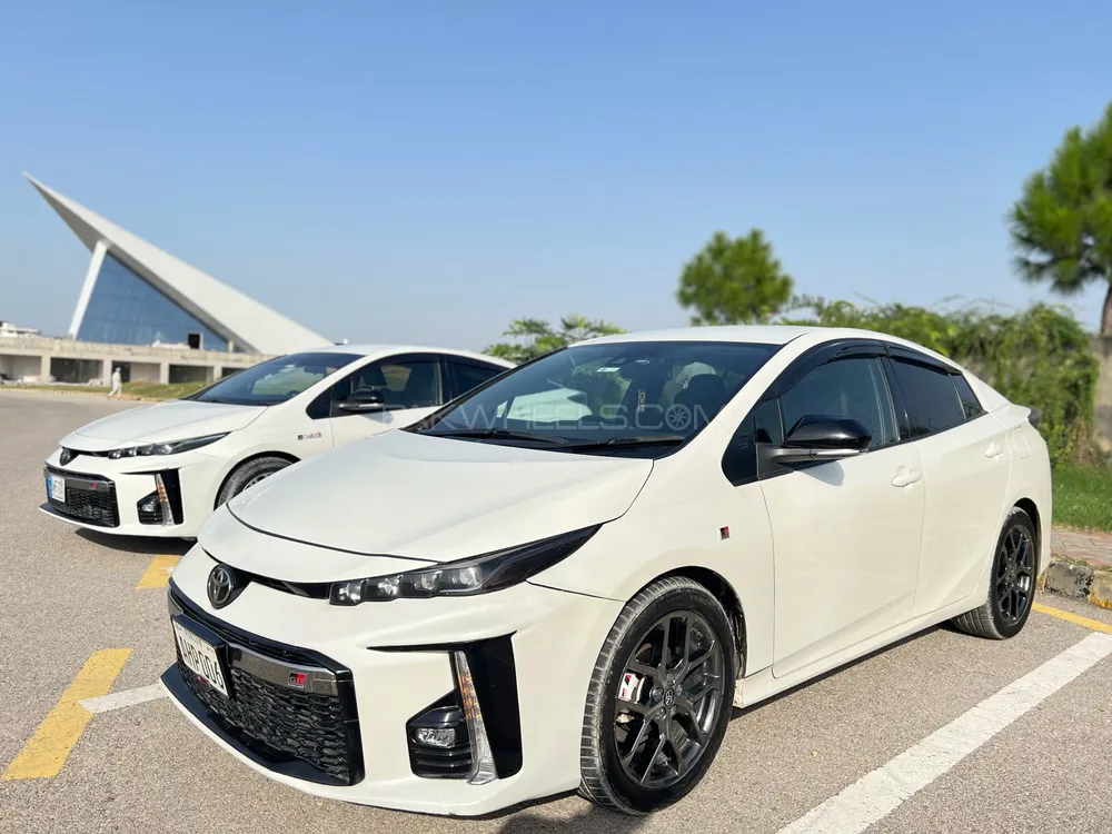 Toyota Prius 2018 for Sale in Islamabad Image-1