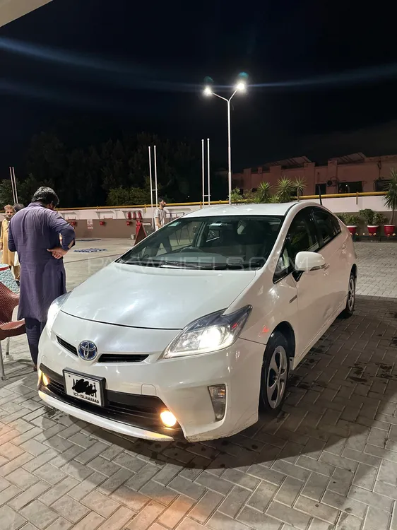 Toyota Prius 2013 for Sale in Islamabad Image-1
