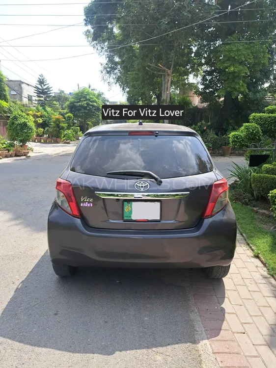 Toyota Vitz 2013 for Sale in Lahore Image-1