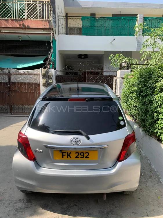 Toyota Vitz 2013 for Sale in Islamabad Image-1