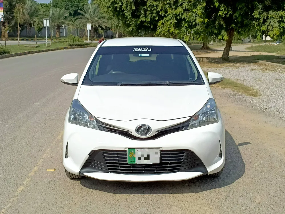 Toyota Vitz 2014 for Sale in Islamabad Image-1
