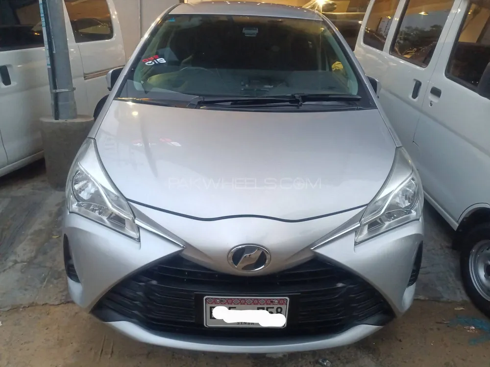 Toyota Vitz 2017 for Sale in Karachi Image-1