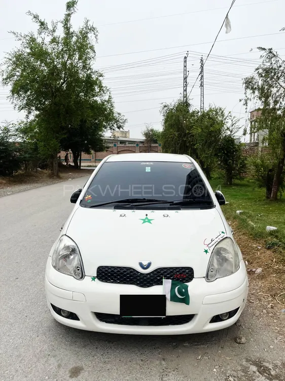 Toyota Vitz 2004 for Sale in Peshawar Image-1
