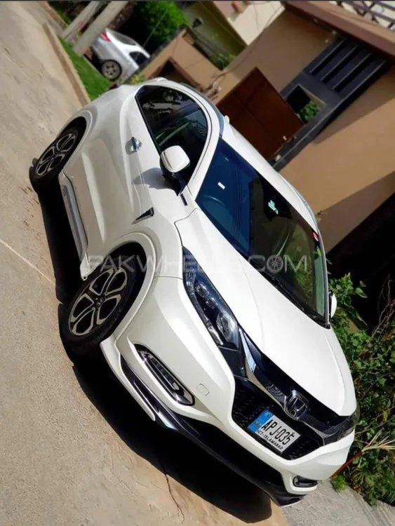 Honda Vezel 2015 for Sale in Rawalpindi Image-1