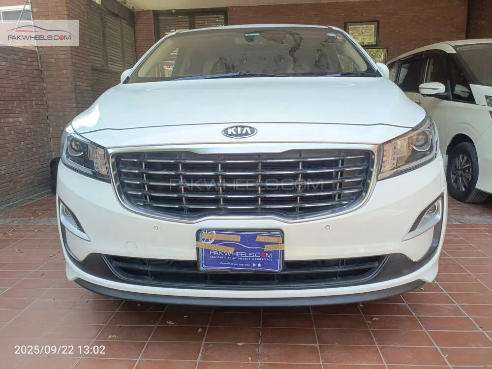 KIA Carnival 2019 for Sale in Lahore Image-1