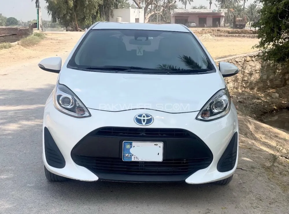Toyota Aqua 2018 for Sale in Sukkur Image-1