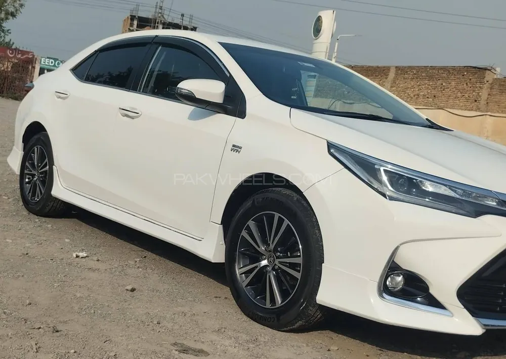 Toyota Corolla 2022 for Sale in Peshawar Image-1