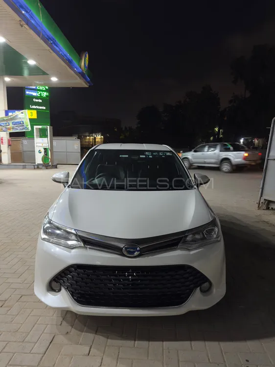Toyota Corolla Axio 2017 for Sale in Karachi Image-1