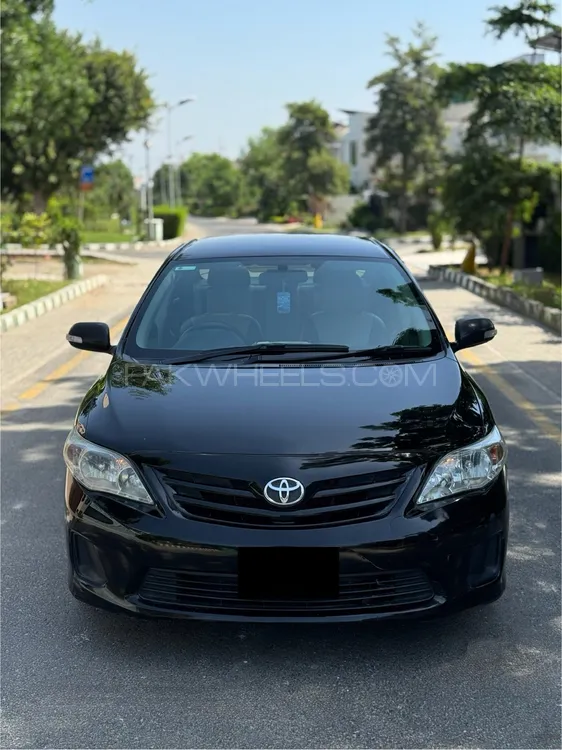 Toyota Corolla 2013 for Sale in Lahore Image-1