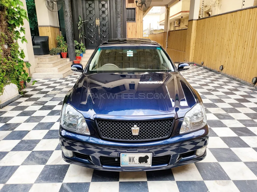 Toyota Crown 2004 for Sale in Islamabad Image-1