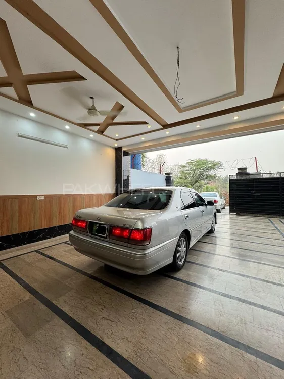 Toyota Crown 2006 for Sale in Lahore Image-1