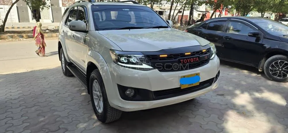 Toyota Fortuner 2013 for Sale in Karachi Image-1