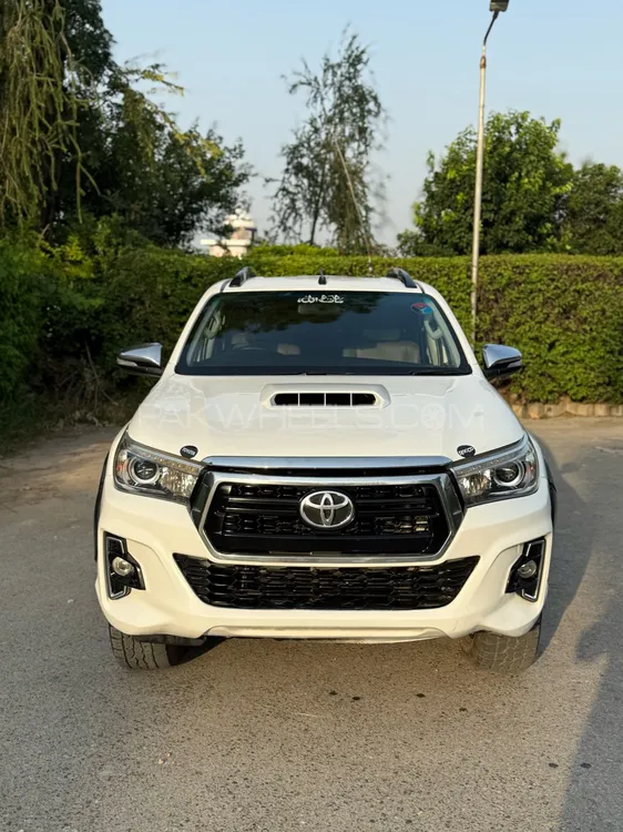 Toyota Hilux 2017 for Sale in Islamabad Image-1