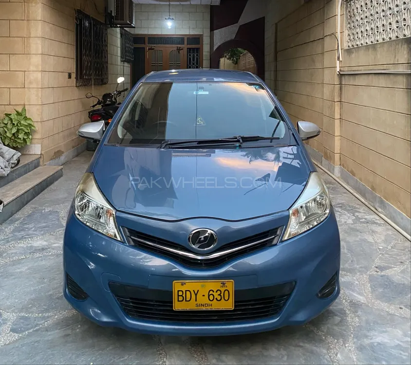 Toyota Vitz 2012 for Sale in Karachi Image-1