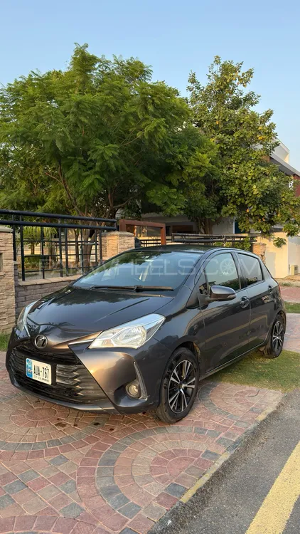 Toyota Vitz 2017 for Sale in Islamabad Image-1