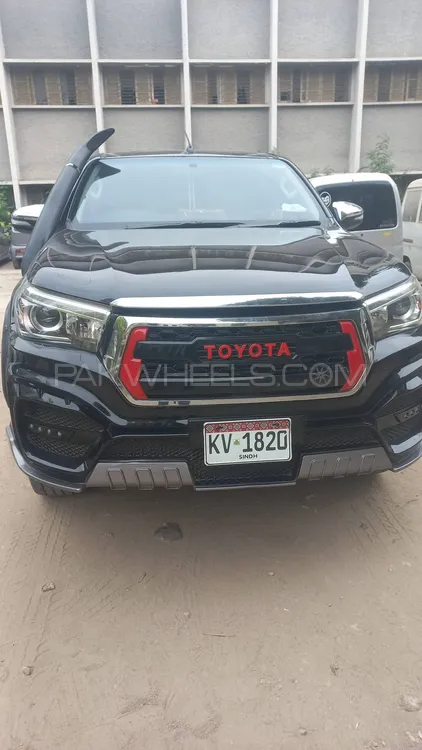 Toyota Hilux 2016 for Sale in Karachi Image-1
