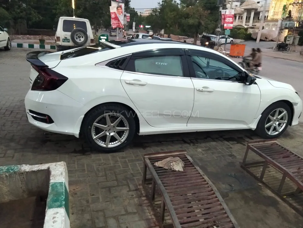 Honda Civic 2016 for Sale in Hyderabad Image-1