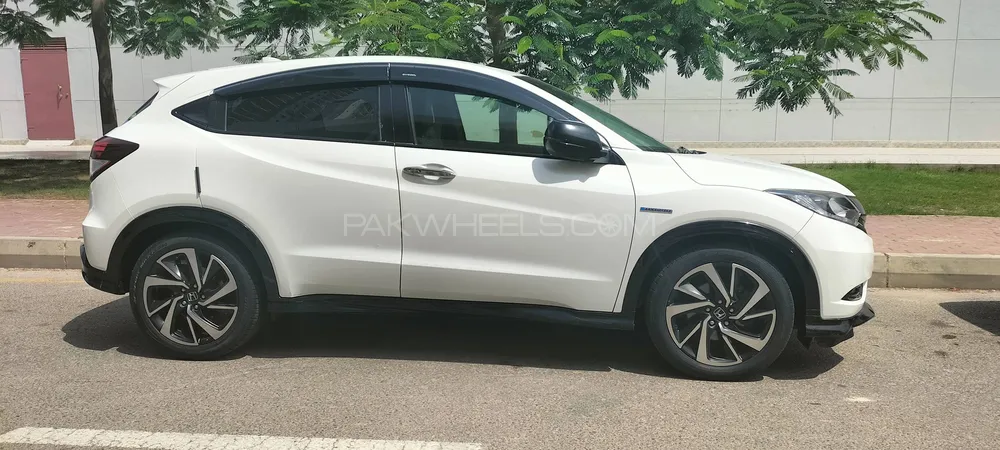 Honda Vezel 2016 for Sale in Karachi Image-1