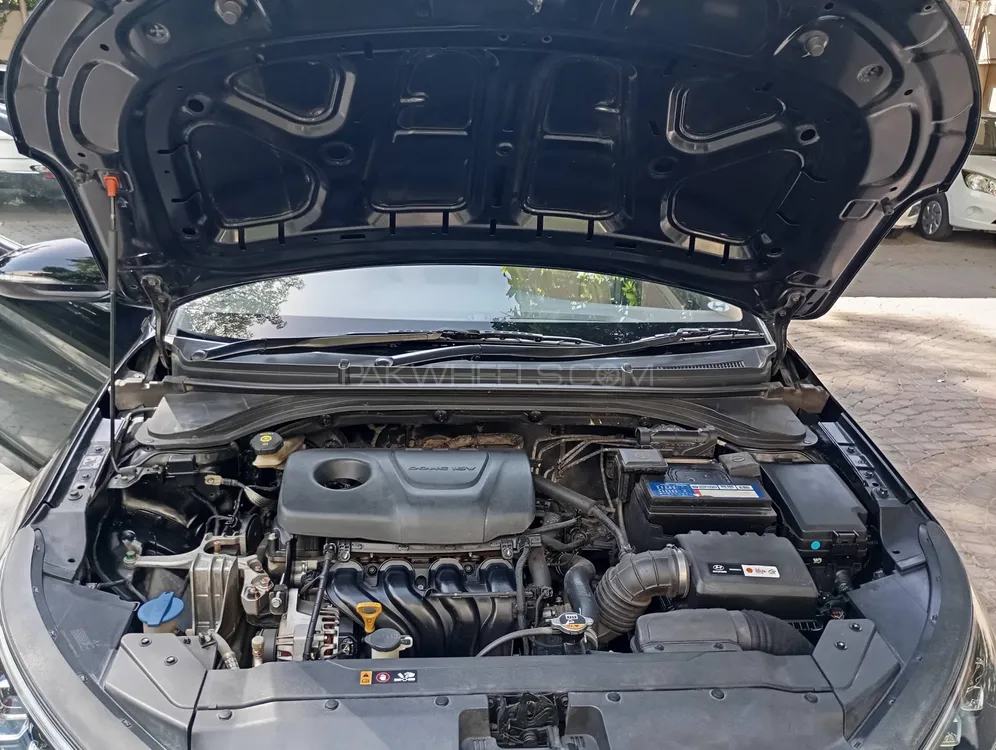 Hyundai Elantra 2023 for Sale in Lahore Image-1